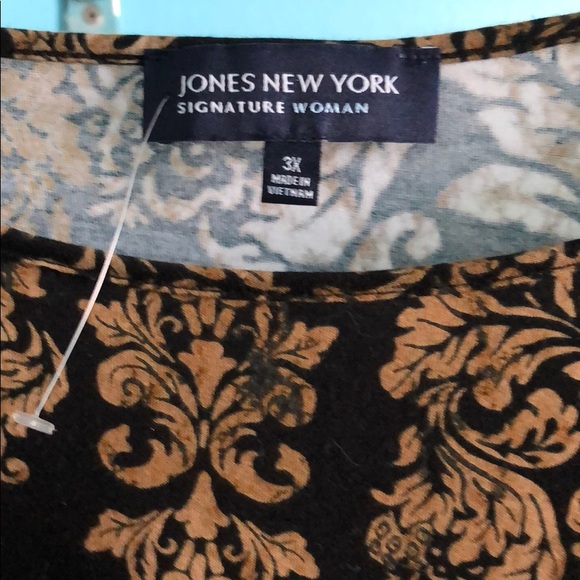 Ladies top - Picture 2 of 4